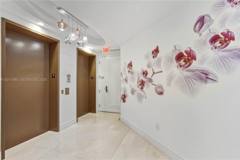 Condo in Sunny Isles Beach, Florida, 4 bedrooms  № 2075011 - photo 18