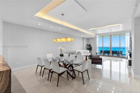 Condo in Sunny Isles Beach, Florida, 4 bedrooms № 2075011