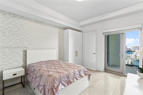 Condo in Sunny Isles Beach, Florida, 4 bedrooms  № 2075011 - photo 9