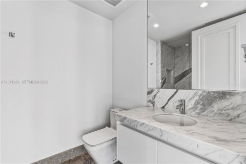 Condo in Sunny Isles Beach, Florida, 4 bedrooms  № 2075011 - photo 17