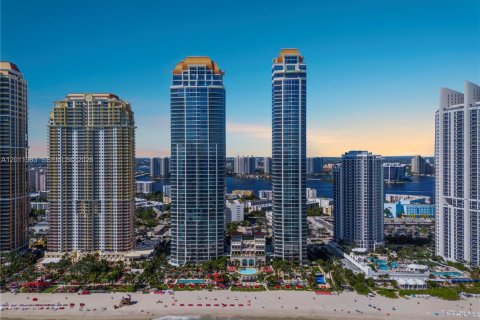 Condo in Sunny Isles Beach, Florida, 4 bedrooms  № 2075011 - photo 23