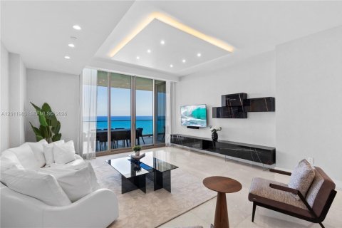 Condo in Sunny Isles Beach, Florida, 4 bedrooms  № 2075011 - photo 2