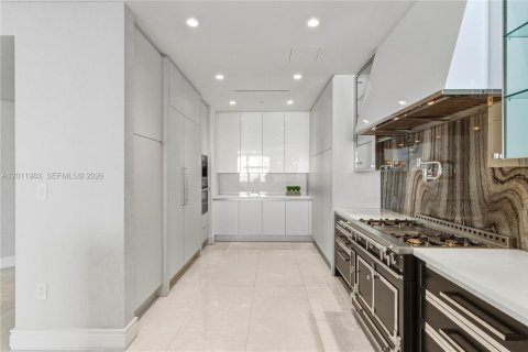 Condo in Sunny Isles Beach, Florida, 4 bedrooms  № 2075011 - photo 10