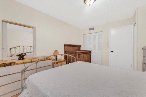 Copropriété à vendre à Lauderdale Lakes, Floride: 2 chambres, 102.38 m2 № 1956018 - photo 18