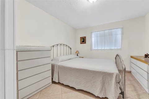 Copropriété à vendre à Lauderdale Lakes, Floride: 2 chambres, 102.38 m2 № 1956018 - photo 17