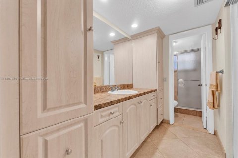 Copropriété à vendre à Lauderdale Lakes, Floride: 2 chambres, 102.38 m2 № 1956018 - photo 14