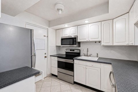 Condominio en venta en Pompano Beach, Florida, 2 dormitorios, 92.9 m2 № 2251273 - foto 7