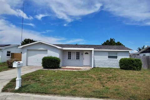 House in Holiday, Florida 2 bedrooms, 102.75 sq.m. № 2351739