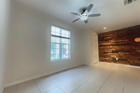 Townhouse in Pompano Beach, Florida 3 bedrooms, 148.46 sq.m. № 2244472 - photo 4