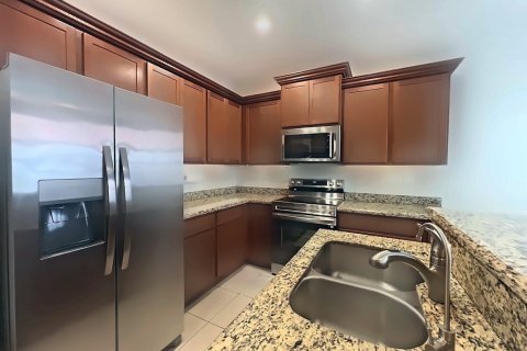 Townhouse in Pompano Beach, Florida 3 bedrooms, 148.46 sq.m. № 2244472 - photo 11
