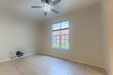 Townhouse in Pompano Beach, Florida 3 bedrooms, 148.46 sq.m. № 2244472 - photo 3