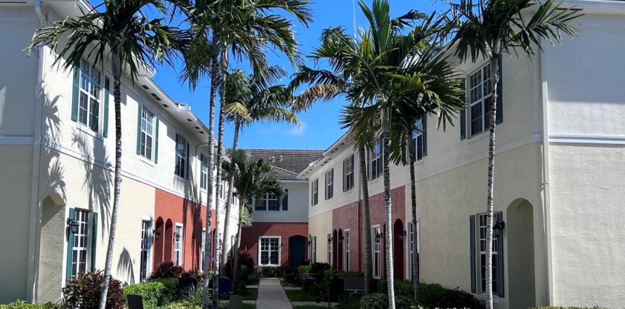 Townhouse in Pompano Beach, Florida 3 bedrooms, 148.46 sq.m. № 2244472