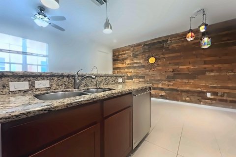 Townhouse in Pompano Beach, Florida 3 bedrooms, 148.46 sq.m. № 2244472 - photo 10