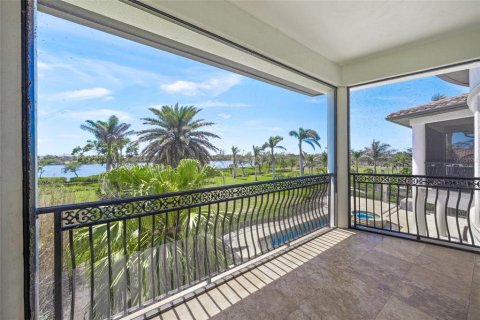 House in Venice, Florida 5 bedrooms, 571.07 sq.m. № 1895089 - photo 30