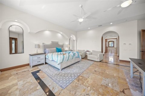 House in Venice, Florida 5 bedrooms, 571.07 sq.m. № 1895089 - photo 28