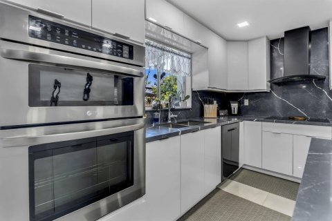 Casa en venta en Coral Springs, Florida, 4 dormitorios, 210.24 m2 № 2177460 - foto 10