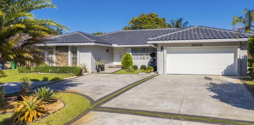 Casa en Coral Springs, Florida 4 dormitorios, 210.24 m2 № 2177460