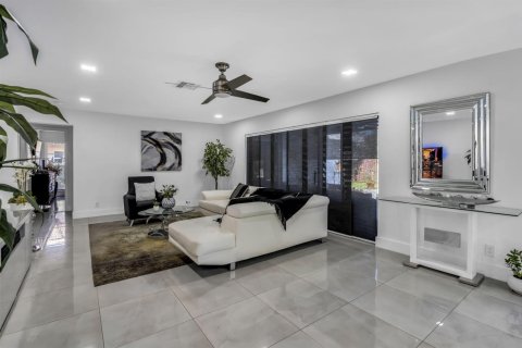 Casa en venta en Coral Springs, Florida, 4 dormitorios, 210.24 m2 № 2177460 - foto 15