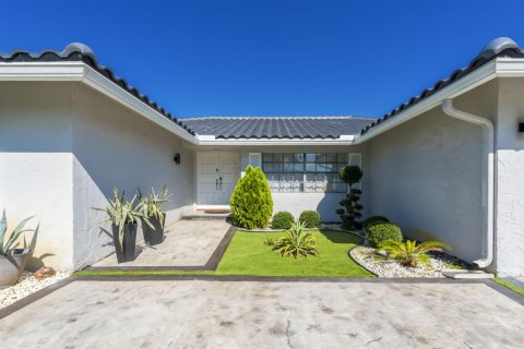 Casa en venta en Coral Springs, Florida, 4 dormitorios, 210.24 m2 № 2177460 - foto 4