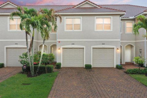 Touwnhouse à vendre à Stuart, Floride: 3 chambres, 158.68 m2 № 2175697 - photo 2