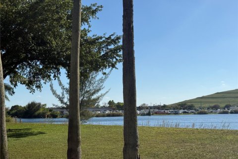Condo in Deerfield Beach, Florida, 2 bedrooms  № 1451864 - photo 9