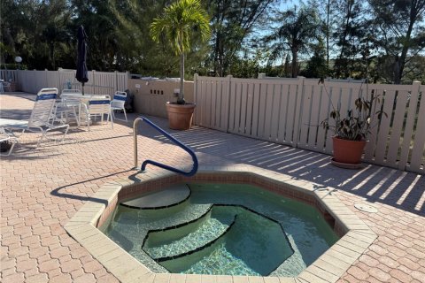 Condo in Deerfield Beach, Florida, 2 bedrooms  № 1451864 - photo 3