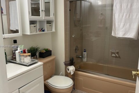 Condo in Deerfield Beach, Florida, 2 bedrooms  № 1451864 - photo 26