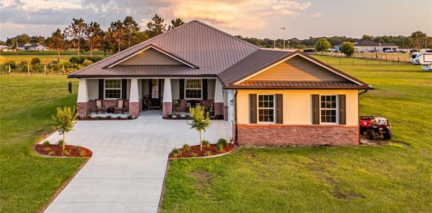 House in Plant City, Florida 4 bedrooms, 220.74 sq.m. № 1845063