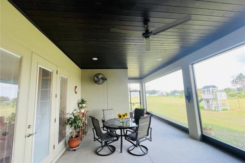 House in Plant City, Florida 4 bedrooms, 220.74 sq.m. № 1845063 - photo 2