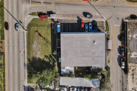 Commercial property in West Park, Florida № 2057131 - photo 29