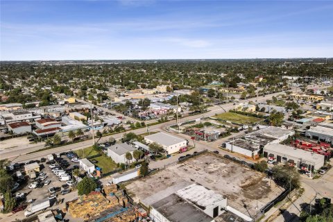 Commercial property in West Park, Florida № 2057131 - photo 21