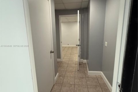 Commercial property in West Park, Florida № 2057131 - photo 10