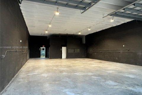 Commercial property in West Park, Florida № 2057131 - photo 7