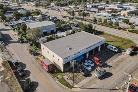 Commercial property in West Park, Florida № 2057131 - photo 23