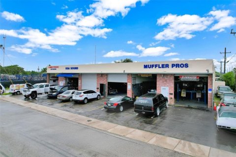 Commercial property in West Park, Florida № 2057131 - photo 2