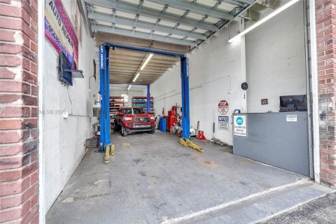 Commercial property in West Park, Florida № 2057131 - photo 5