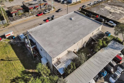 Commercial property in West Park, Florida № 2057131 - photo 28