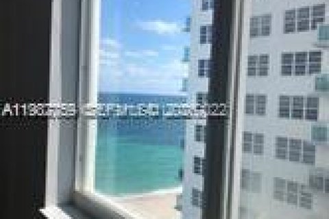 Снять в аренду кондоминиум в Майами-Бич, Флорида 1 спальня, 62.8м2, № 2050615 - фото 16