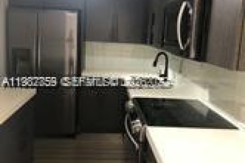 Снять в аренду кондоминиум в Майами-Бич, Флорида 1 спальня, 62.8м2, № 2050615 - фото 4