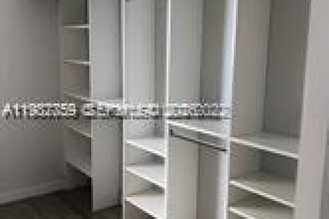 Снять в аренду кондоминиум в Майами-Бич, Флорида 1 спальня, 62.8м2, № 2050615 - фото 15