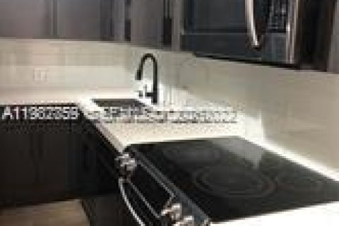 Снять в аренду кондоминиум в Майами-Бич, Флорида 1 спальня, 62.8м2, № 2050615 - фото 6