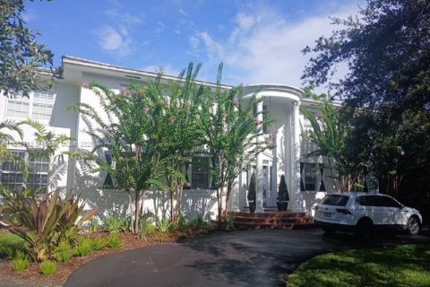 Townhouse in Coral Gables, Florida 2 bedrooms, 222.97 sq.m. № 1978061 - photo 1