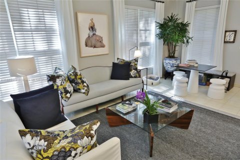 Townhouse in Coral Gables, Florida 2 bedrooms, 222.97 sq.m. № 1978061 - photo 4