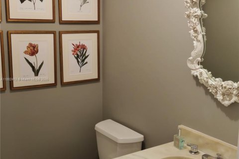 Townhouse in Coral Gables, Florida 2 bedrooms, 222.97 sq.m. № 1978061 - photo 12