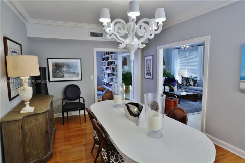 Townhouse in Coral Gables, Florida 2 bedrooms, 222.97 sq.m. № 1978061 - photo 8