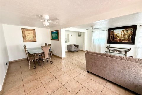 Villa ou maison à vendre à Orlando, Floride: 4 chambres, 142.14 m2 № 1820630 - photo 9