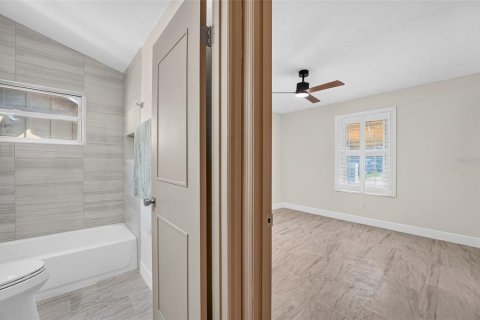 Villa ou maison à vendre à New Smyrna Beach, Floride: 3 chambres, 135.27 m2 № 2361112 - photo 18