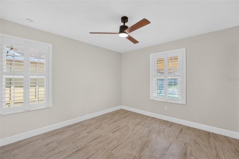 Villa ou maison à vendre à New Smyrna Beach, Floride: 3 chambres, 135.27 m2 № 2361112 - photo 19