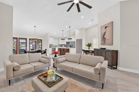 Villa ou maison à vendre à New Smyrna Beach, Floride: 3 chambres, 135.27 m2 № 2361112 - photo 6