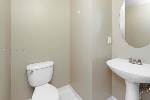 Townhouse in Homestead, Florida 2 bedrooms, 127.28 sq.m. № 1955057 - photo 14